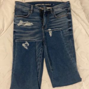 American eagle high waisted skinny jeans. Size 8 short.